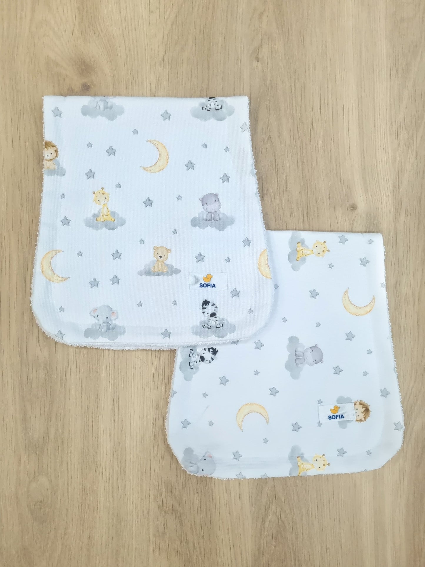 Set de 2 saliveros. Animalitos Grises