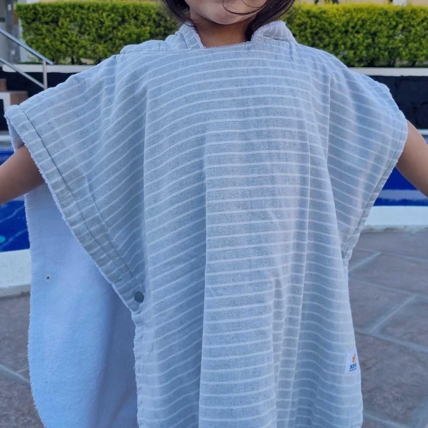 Toalla Poncho. Raya Gris