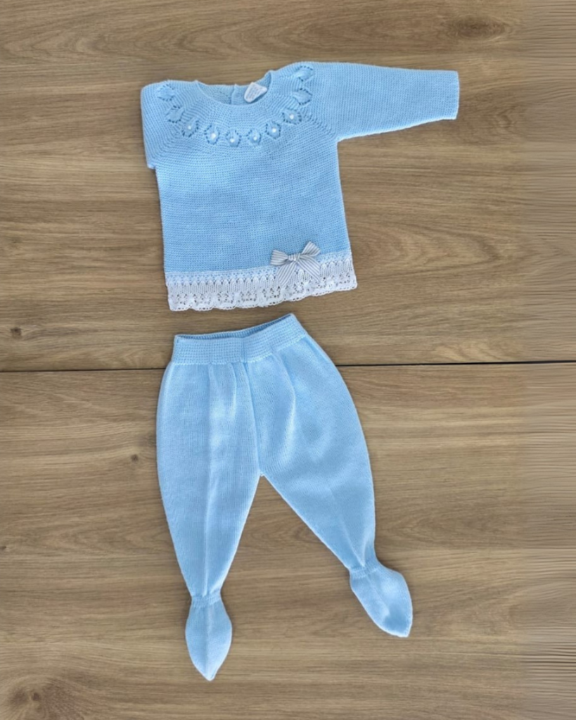 Conjunto Bordado Celeste Chonguita Gris. 0M