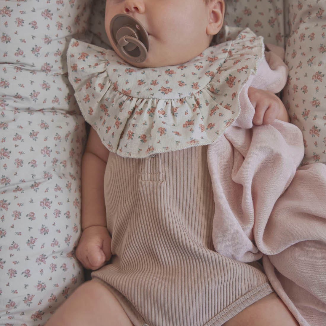 Babero Pañuelo - Autumn Rose