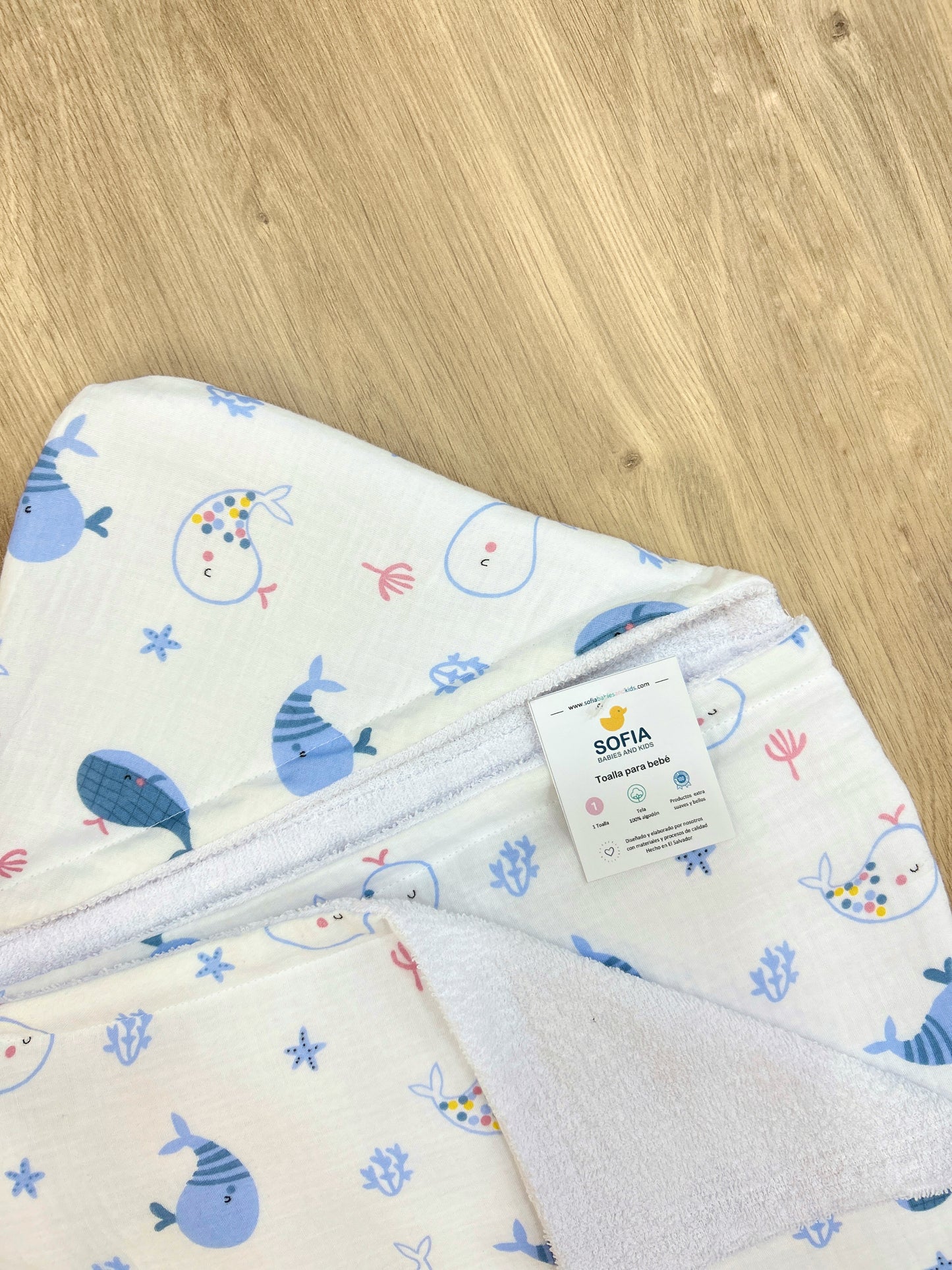 Toalla para bebé Ballenita Azul
