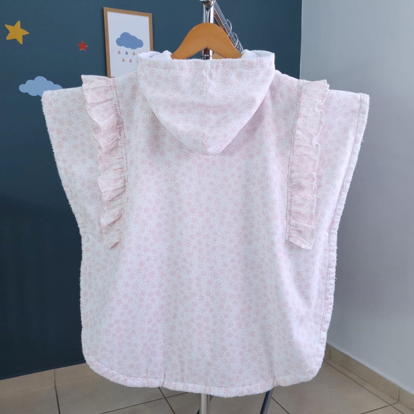 Toalla Poncho. Flores Rosa