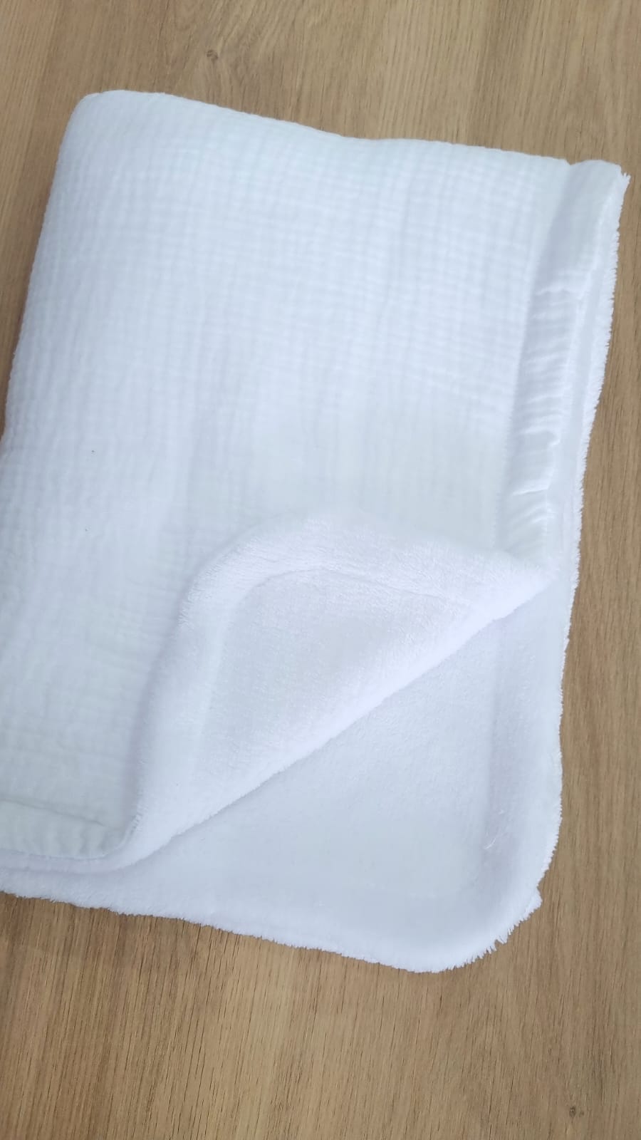 Colcha Polar. Muselina Blanca