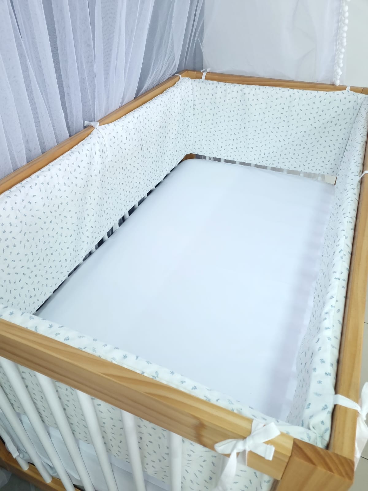 Protector de Cuna. Hojitas Azules