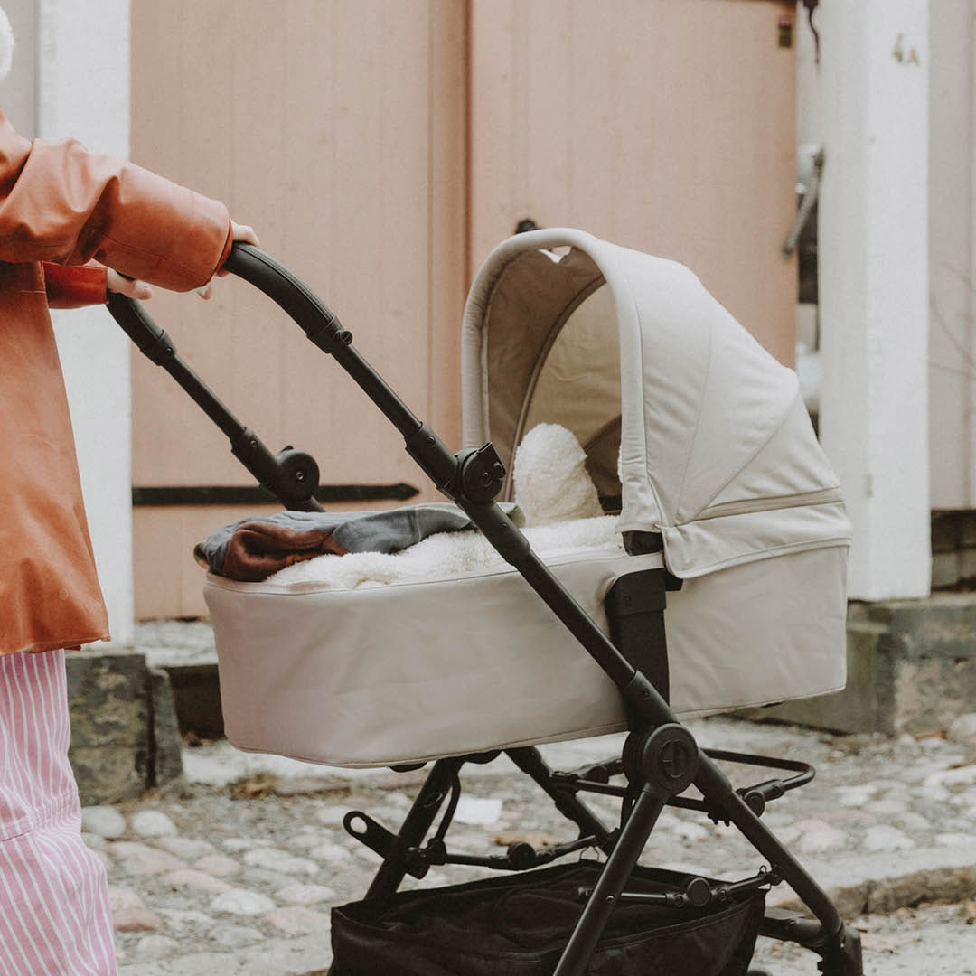 Elodie MONDO Carry Cot - Moonshell