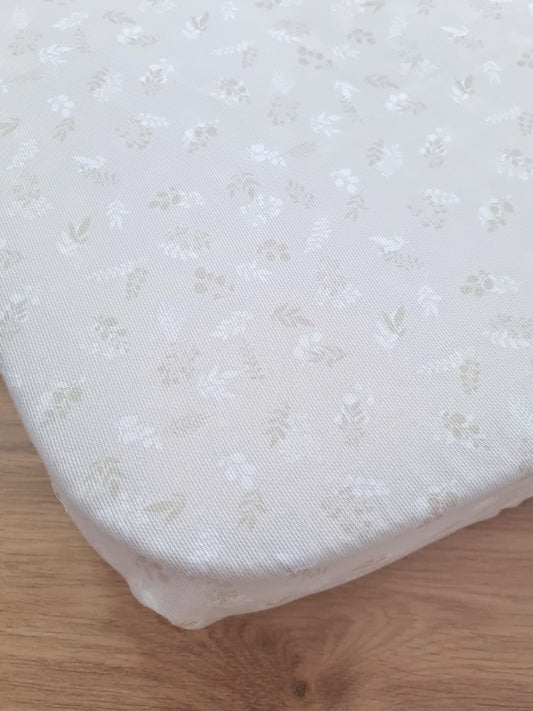 Cubre colchón corral. Hojita Café