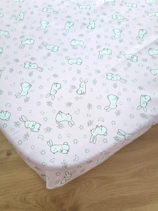 Cubre colchón corral. Rosado con Conejitos