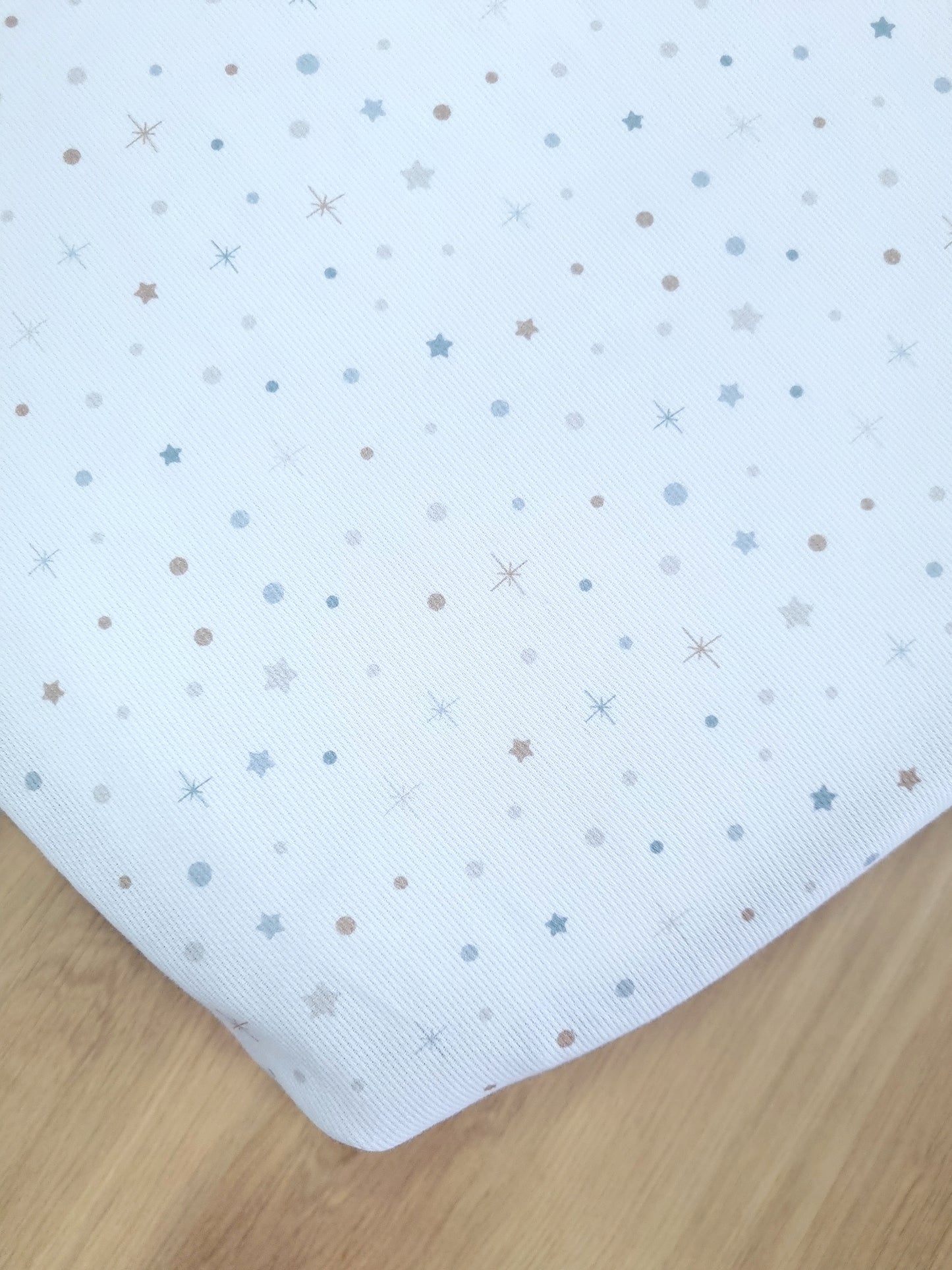 Cubre colchón cuna. Blanco Cielo