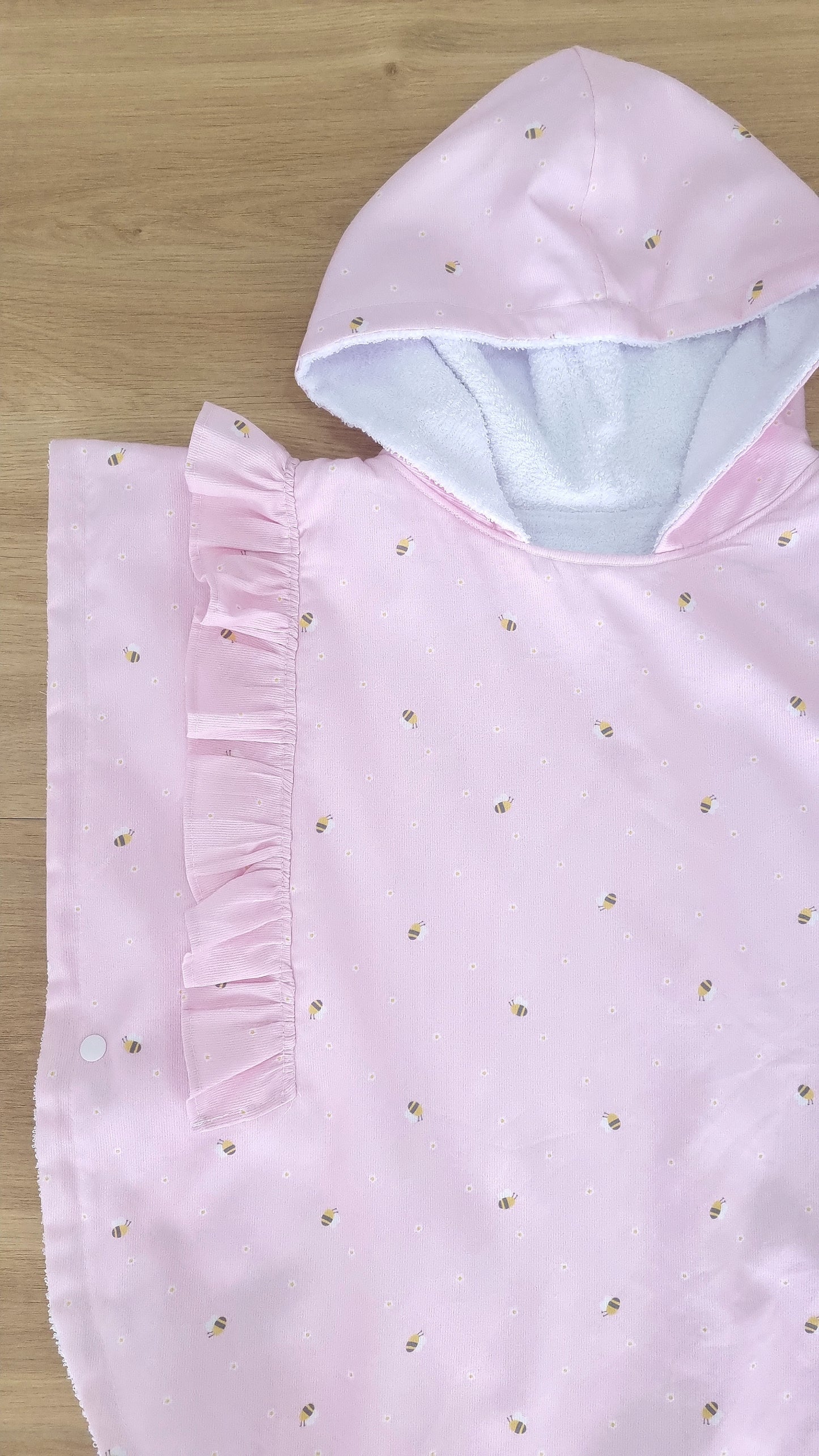 Toalla Poncho Abejitas Rosa