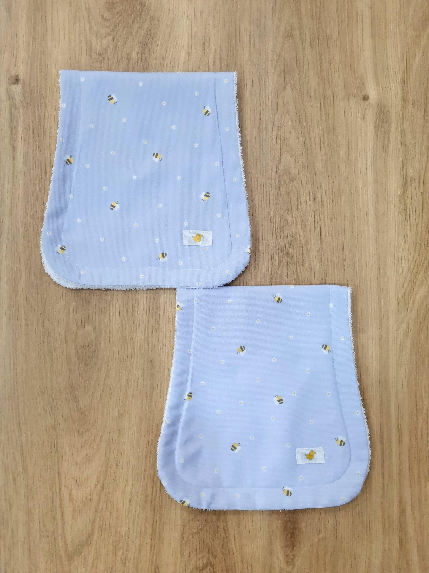 Set de 2 saliveros. Abejitas lila
