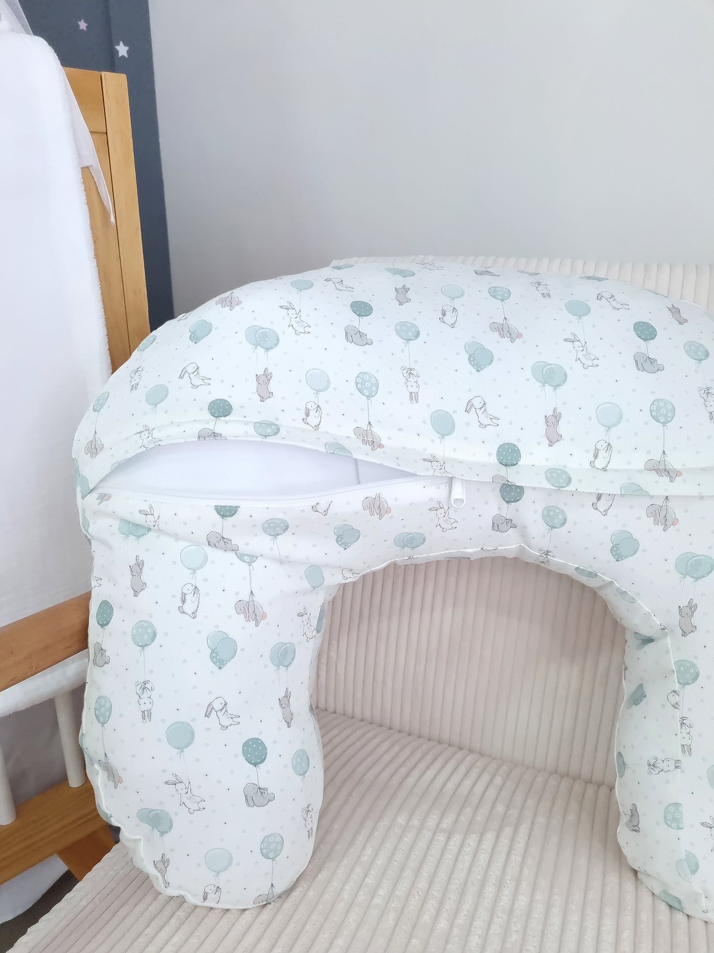 Almohada de lactancia. Conejitos Verdes