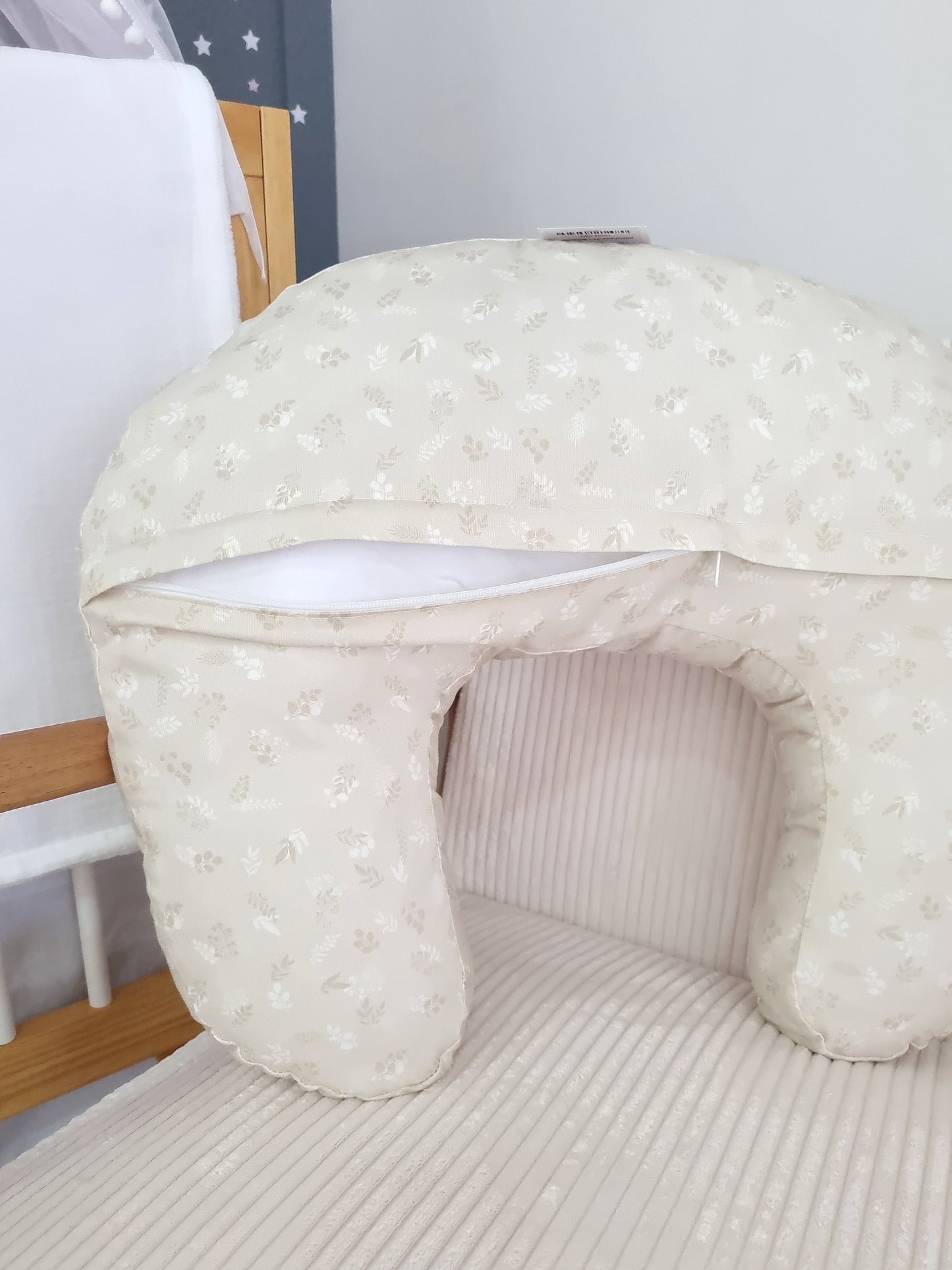 Almohada de lactancia. Hojitas Café