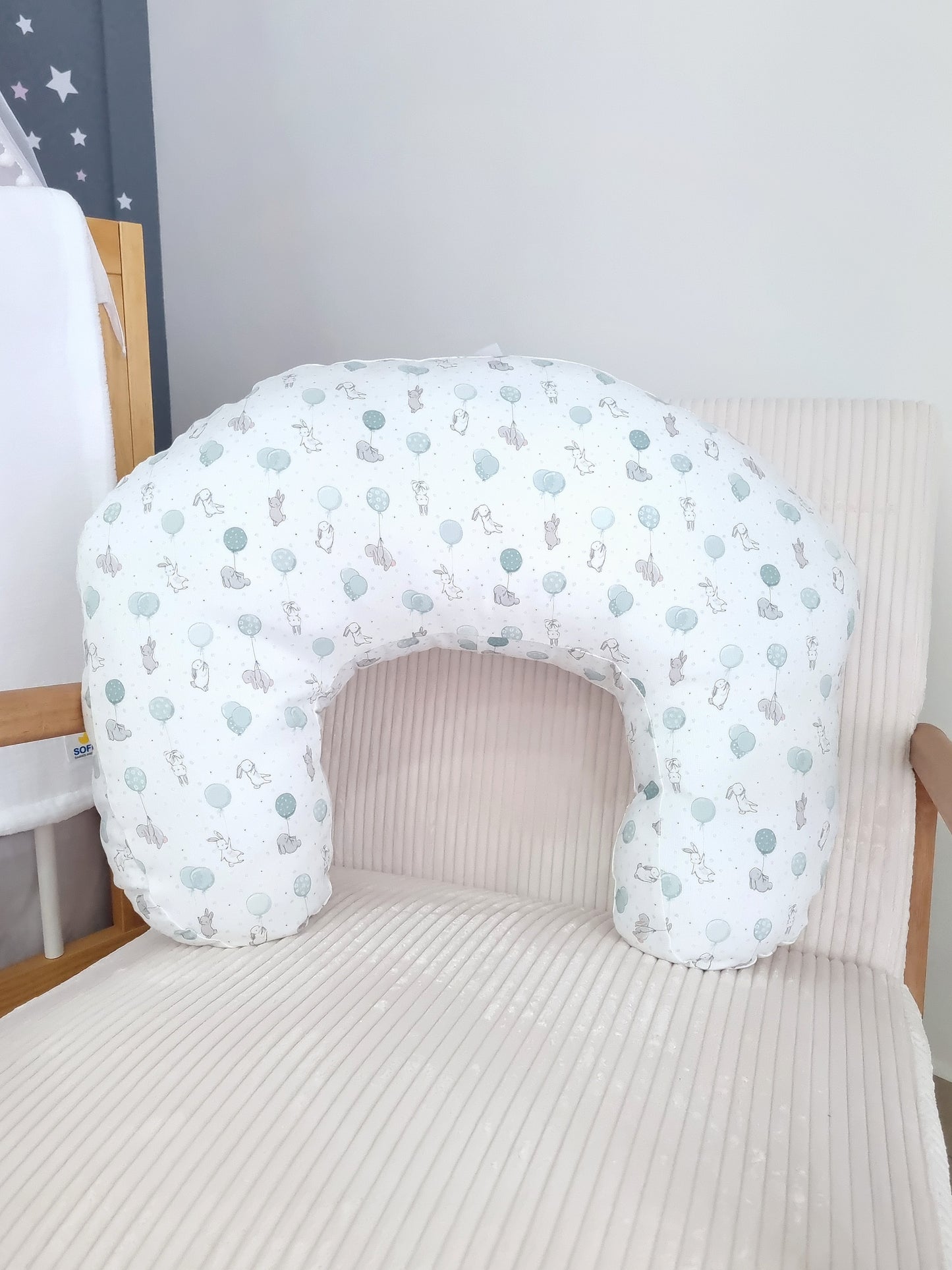 Almohada de lactancia. Conejitos Verdes