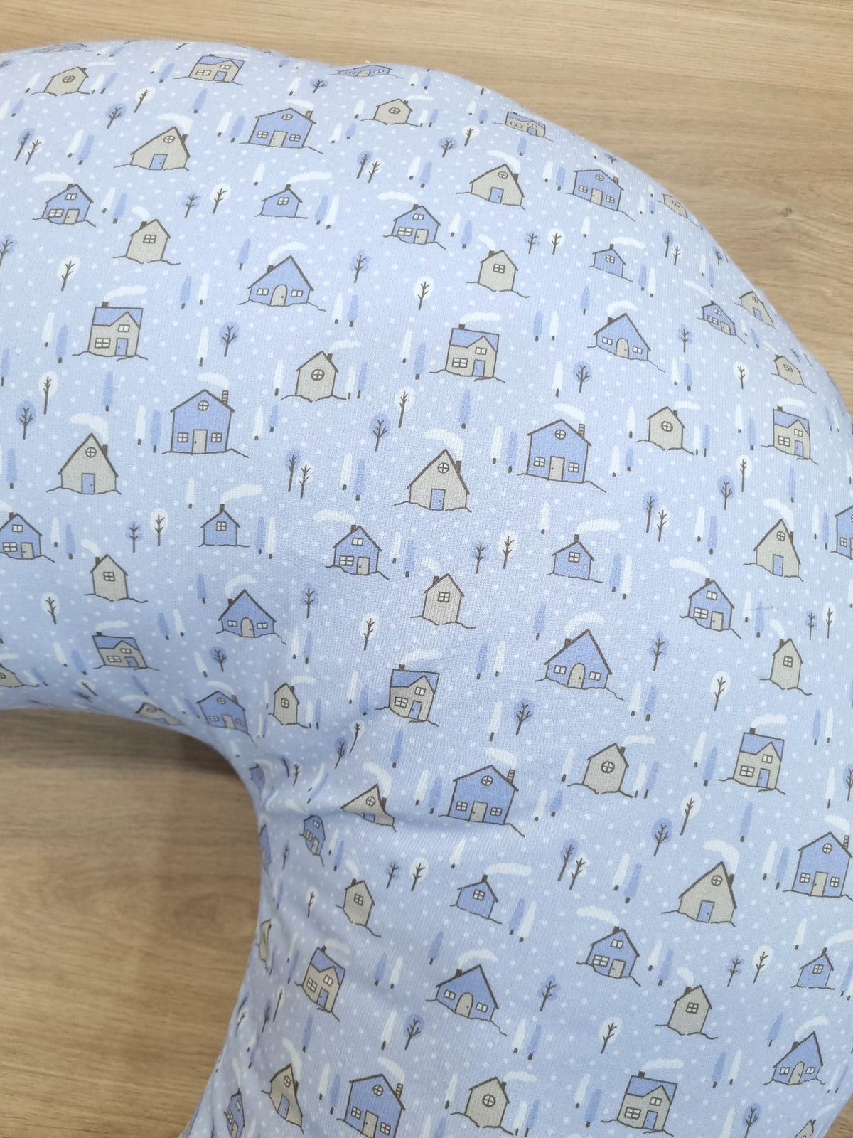 Almohada de lactancia y maternidad XL. Casitas Azules
