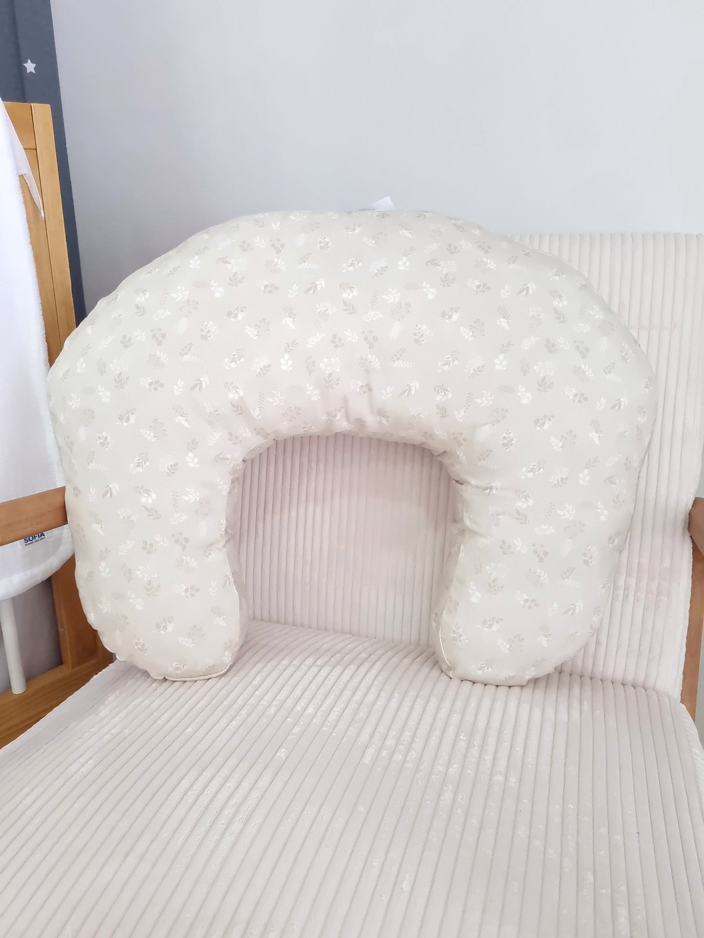 Almohada de lactancia. Hojitas Café