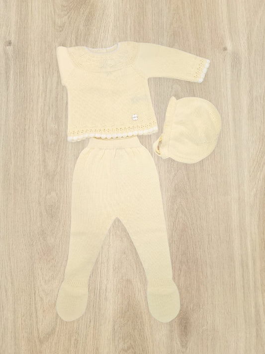 Conjunto Bordado Amarillo y Bordado Blanco Abajo. 0M