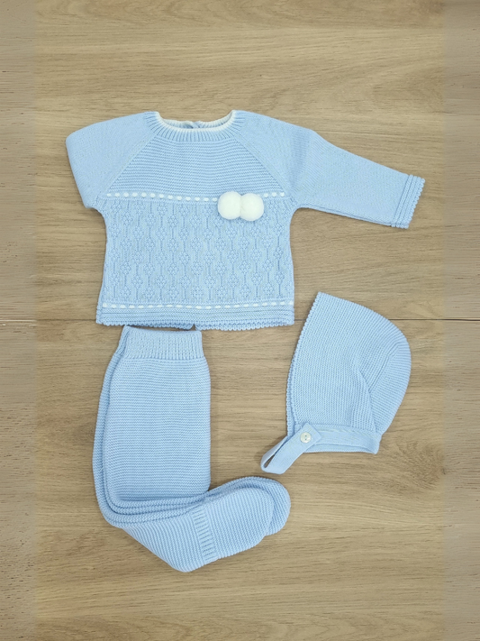 Conjunto Bordado Celeste con Pompones Blancos. 0M