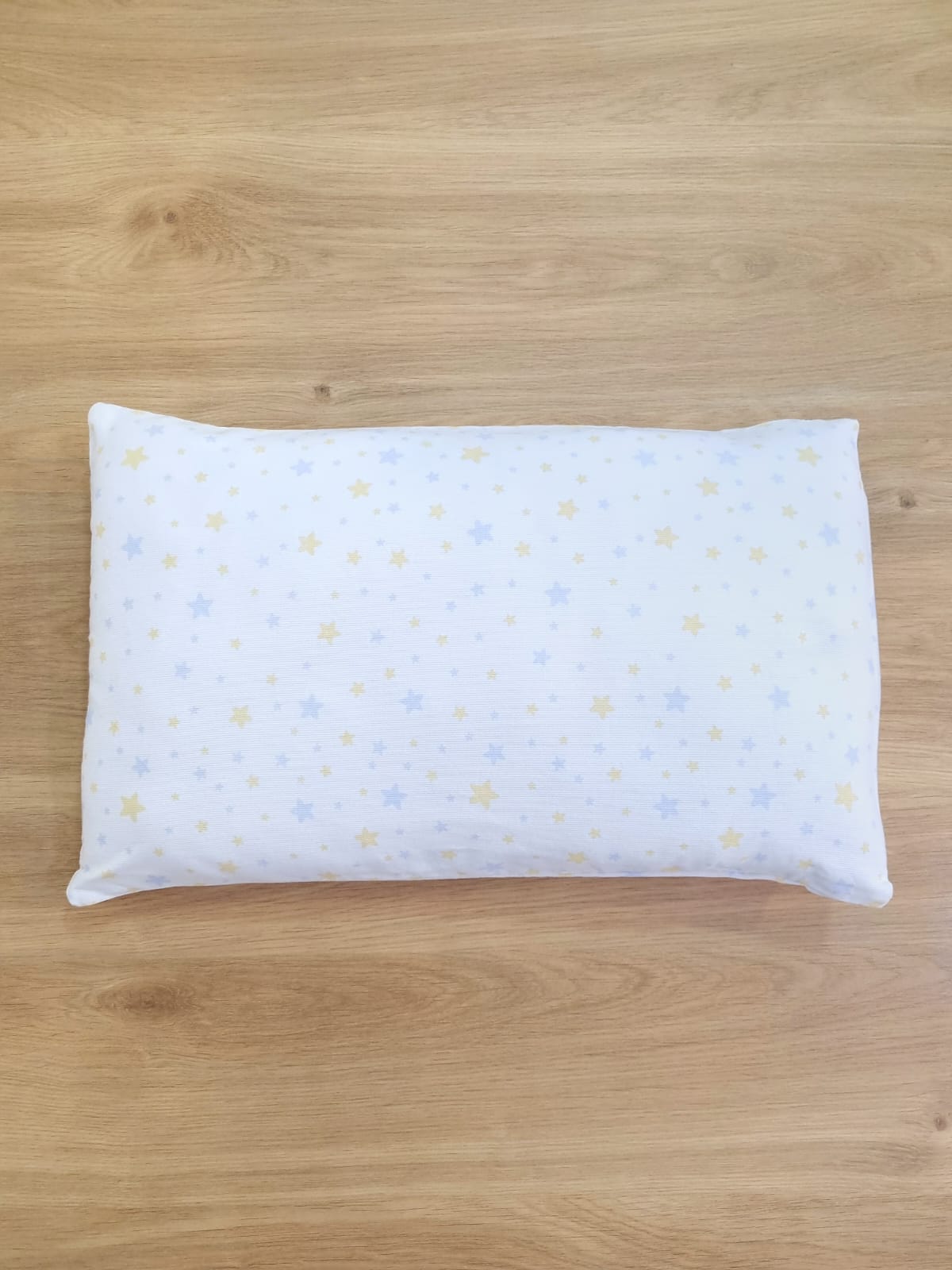 Almohada de cuna. Estrellas Azul-Amarillo