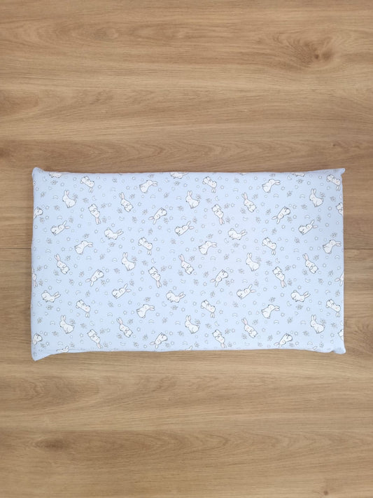 Almohada memory foam. Azul con conejitos