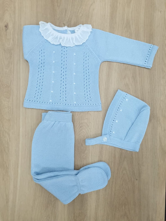 Celeste brillante con cuello y puntos blancos. 3M