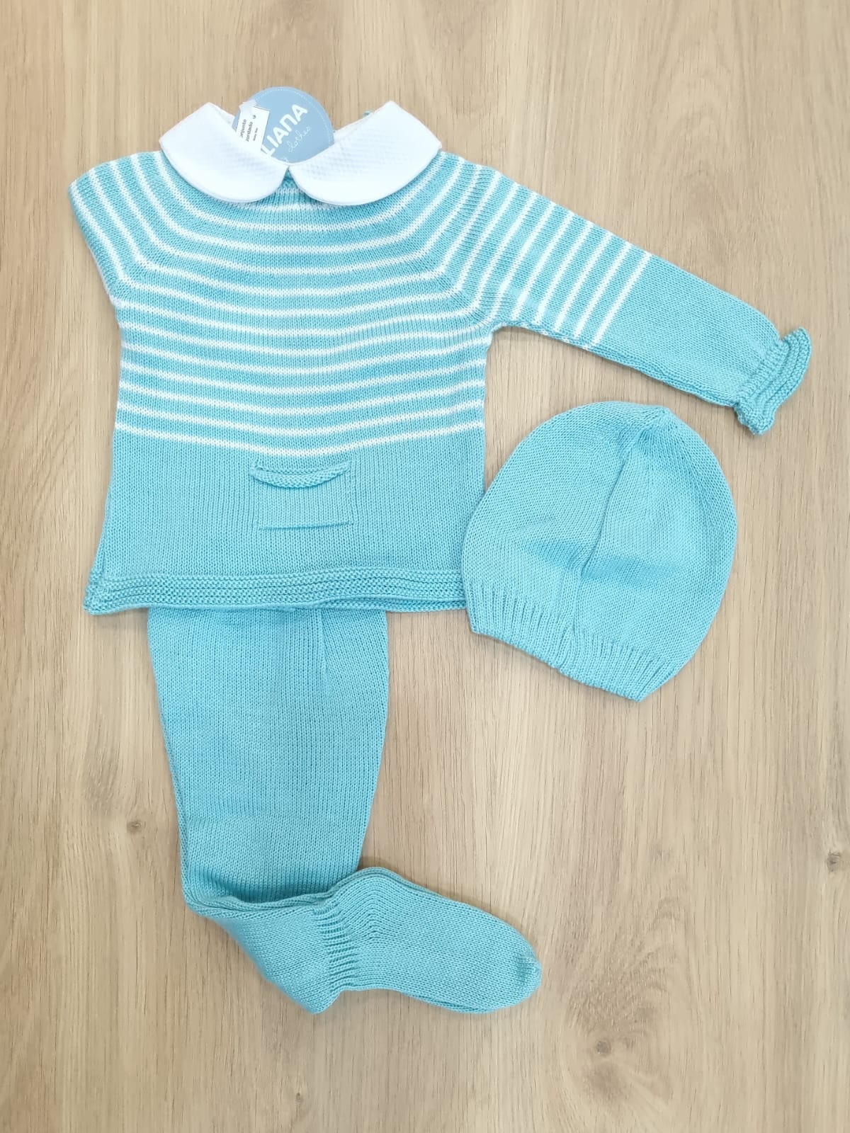 Verde con cuello blanco y rayas. 3M