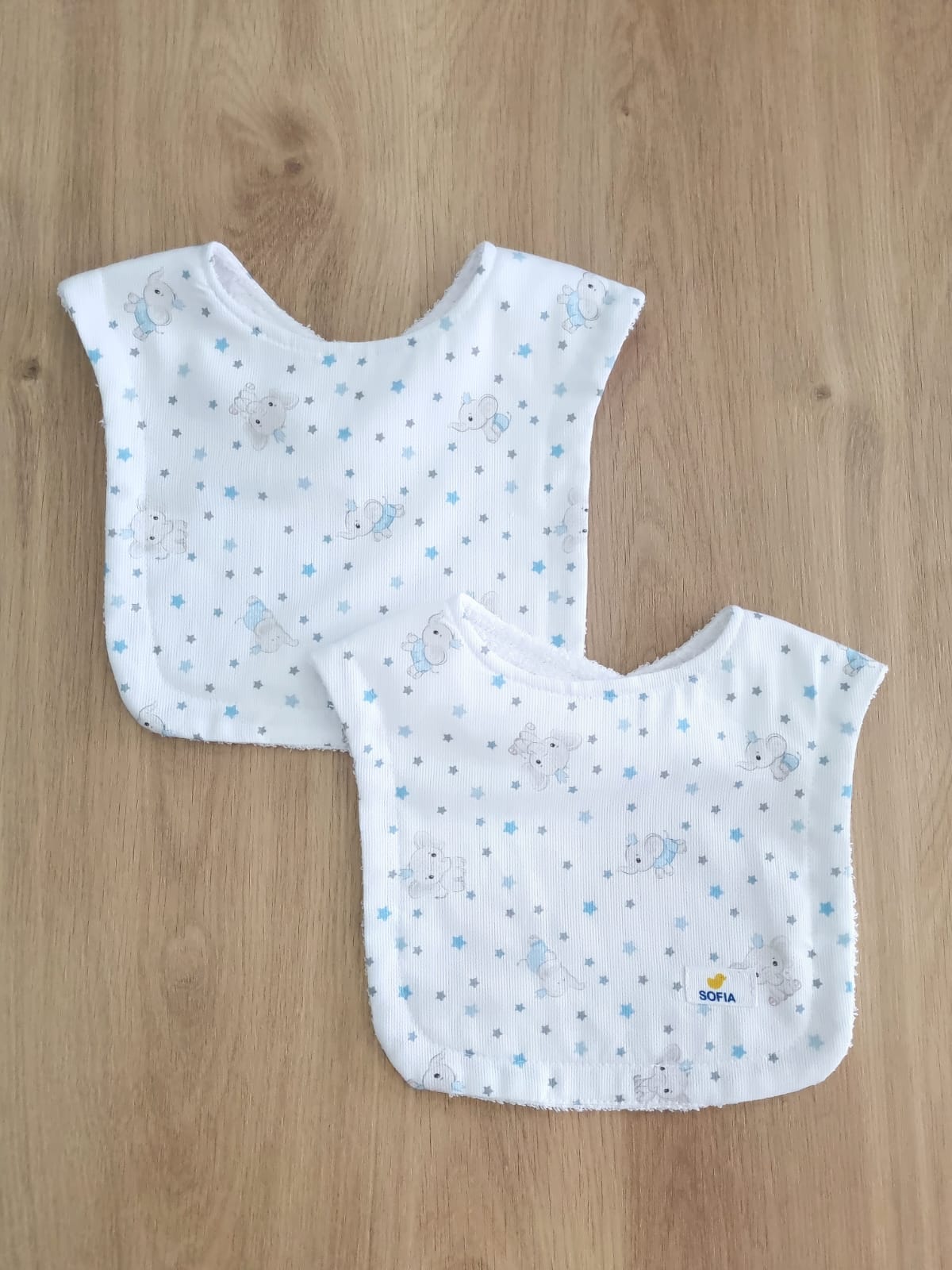 Set de 2 baberos. Elefantito Azul