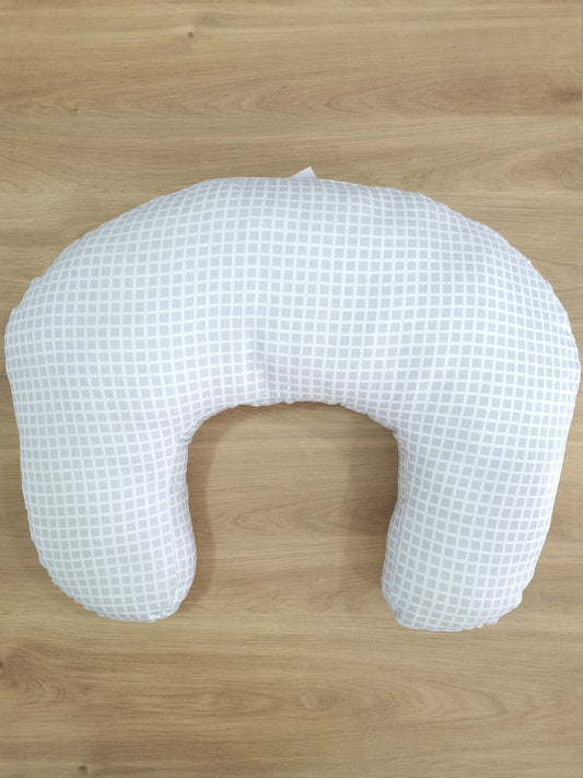 Almohada de lactancia. Cuadros Grises