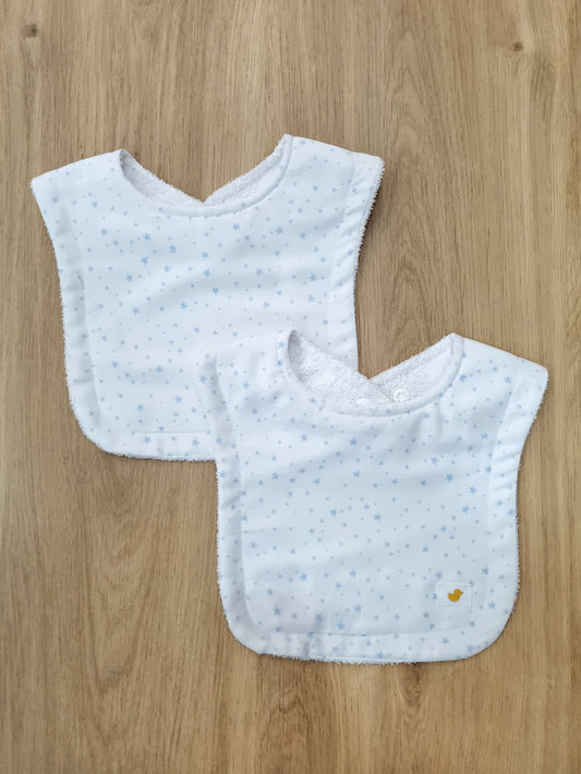 Set de 2 baberos. Estrellitas azules