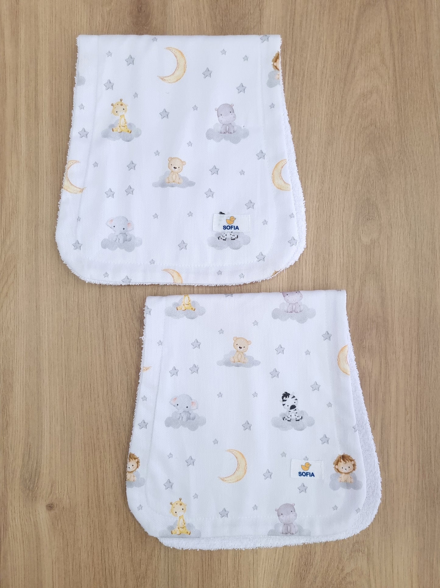 Set de 2 saliveros. Animalitos Grises