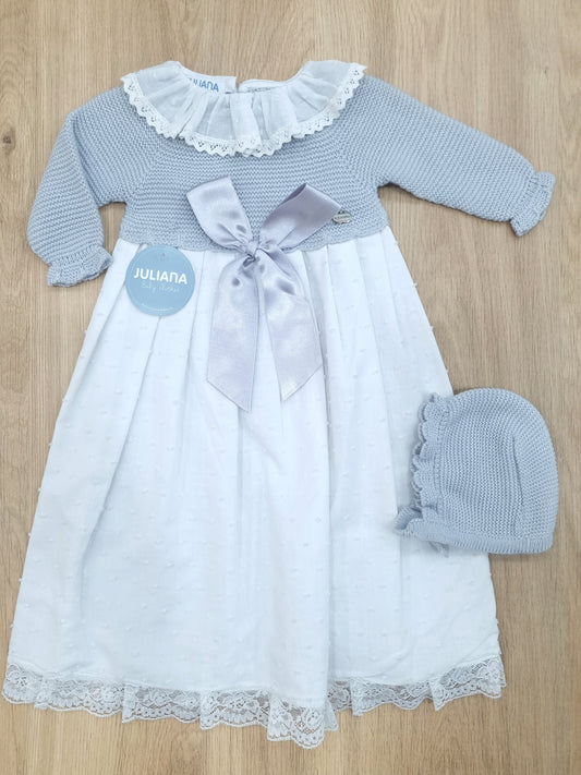 Faldón gris/blanco moteado. Con gorro. 0 a 6M