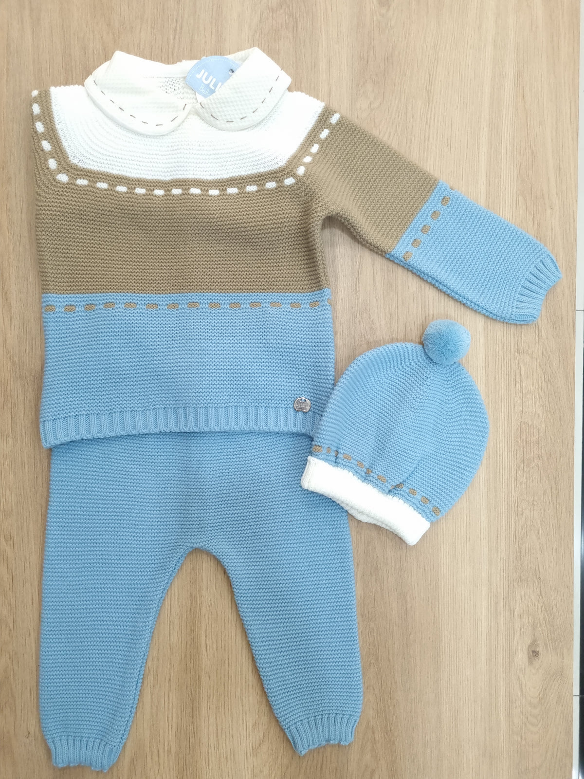 Beige, Celeste y Café. 12M