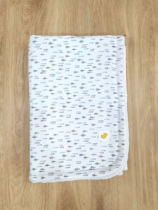 Colcha Polar. Arbolitos Azules