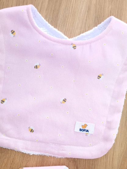 Set de 2 baberos. Abejita Rosa