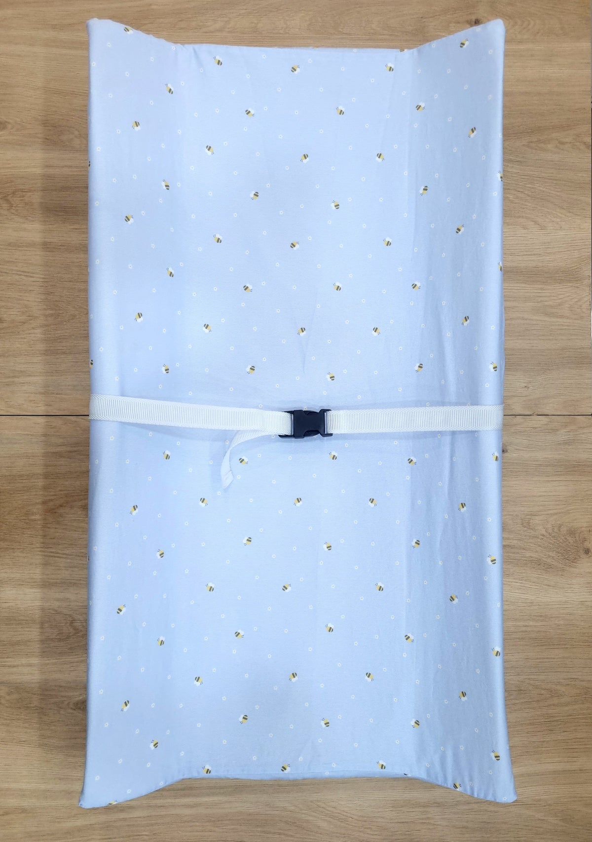 Funda de Cambiador. Abejita lila