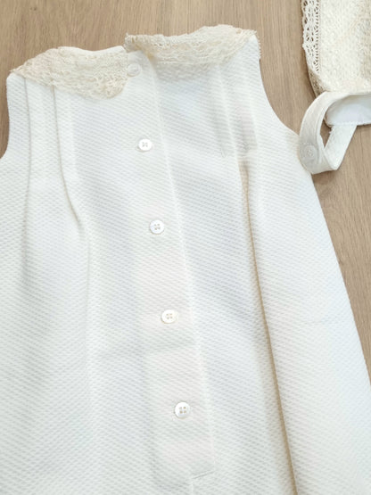 Enterizo Crema con Gorro. 12M