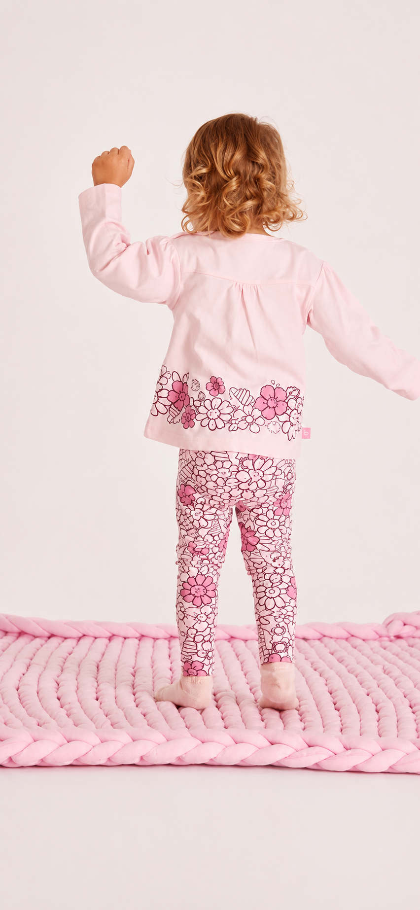 Conjunto Pantalón. Rosa Flores