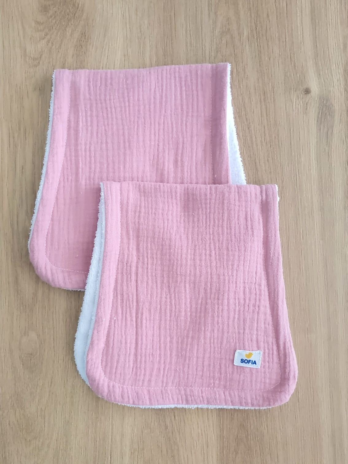 Set de 2 saliveros. Muselina Rosa